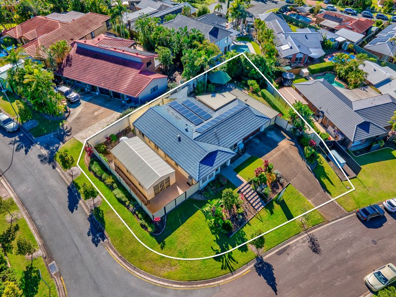 Photo - 1 Maldon Court, Helensvale QLD 4212 - Image 2
