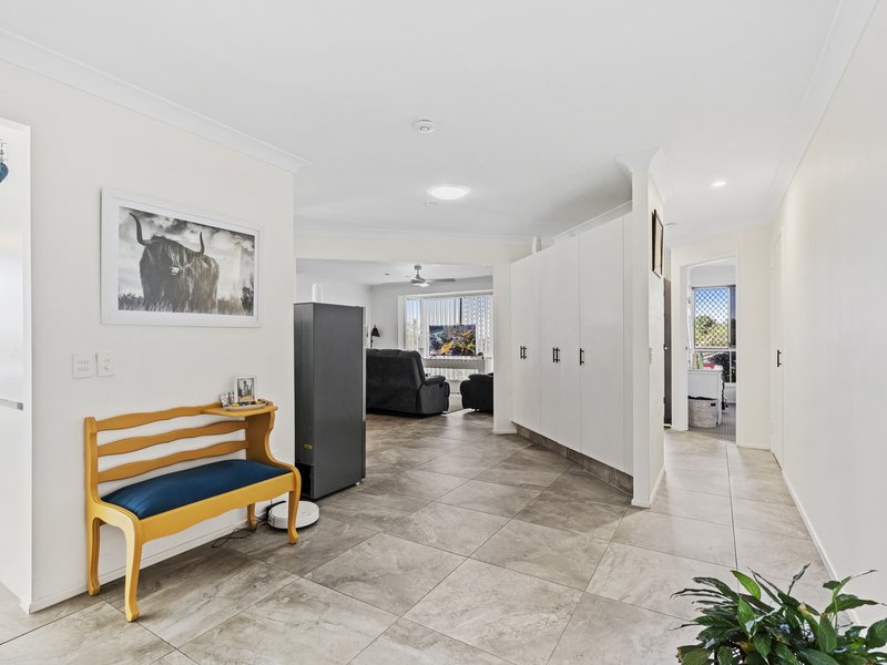 Photo - 1 Maldon Court, Helensvale QLD 4212 - Image 7