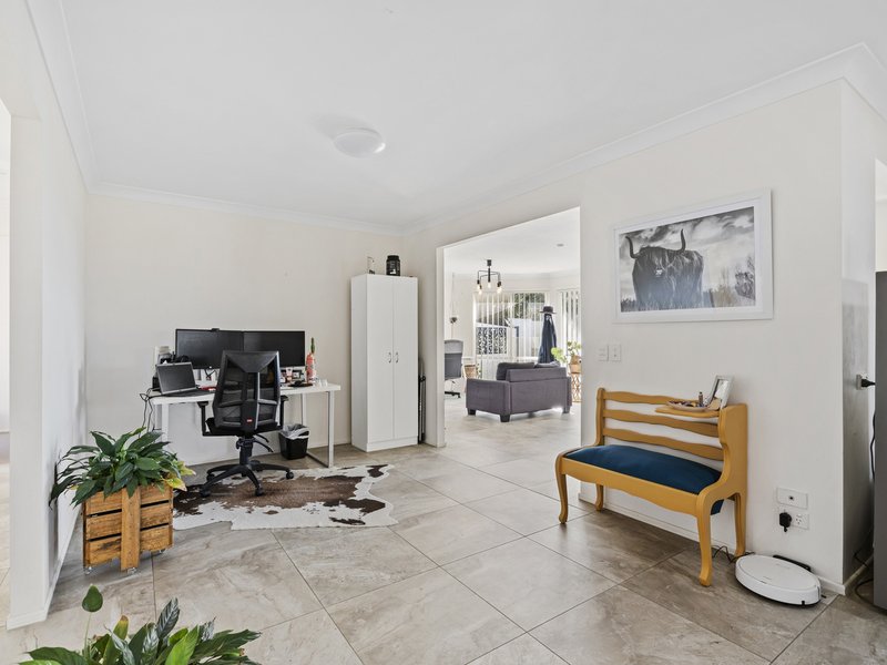 Photo - 1 Maldon Court, Helensvale QLD 4212 - Image 8