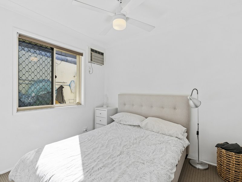 Photo - 1 Maldon Court, Helensvale QLD 4212 - Image 13