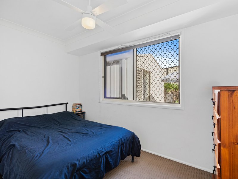Photo - 1 Maldon Court, Helensvale QLD 4212 - Image 14