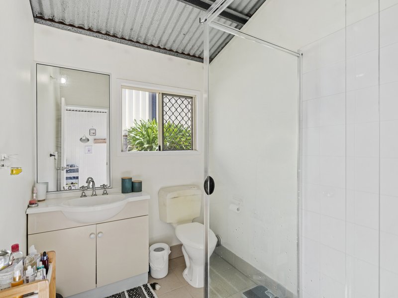 Photo - 1 Maldon Court, Helensvale QLD 4212 - Image 23