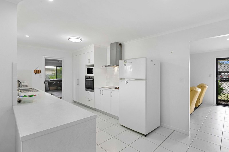 Photo - 1 Malibu Way, Toogoom QLD 4655 - Image 3