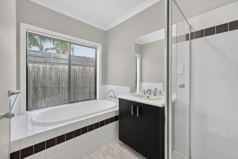 Photo - 1 Manna Gum Drive, Pakenham VIC 3810 - Image 8