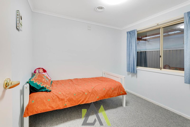 Photo - 1 Margot Court, Cranbourne North VIC 3977 - Image 15