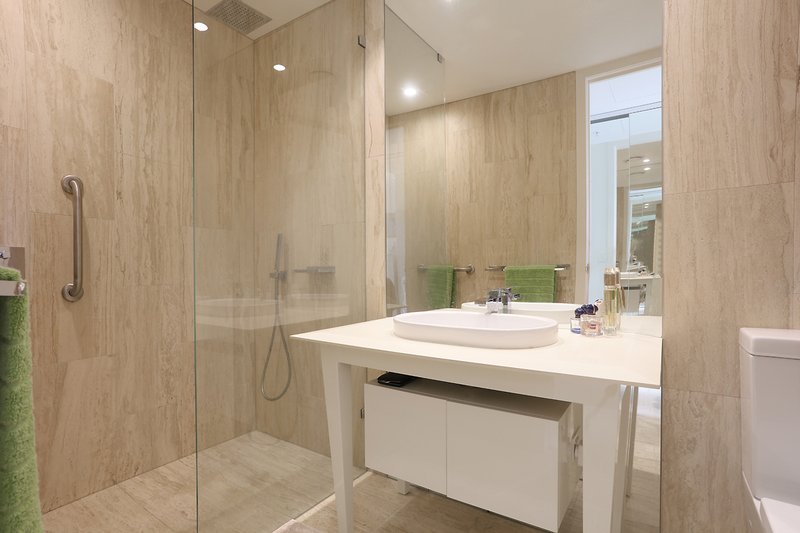 Photo - 1 Marina Drive, Benowa QLD 4217 - Image 15