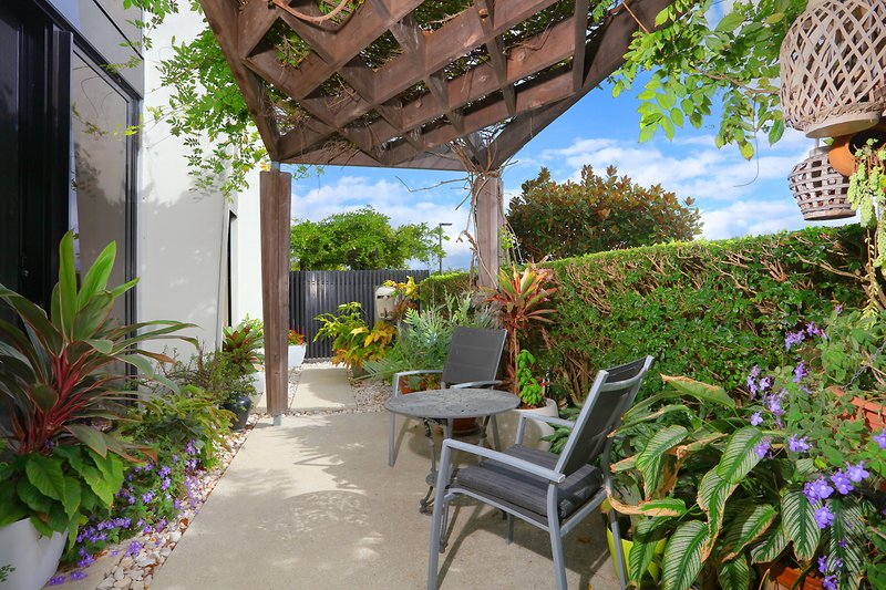 Photo - 1 Marina Drive, Benowa QLD 4217 - Image 21