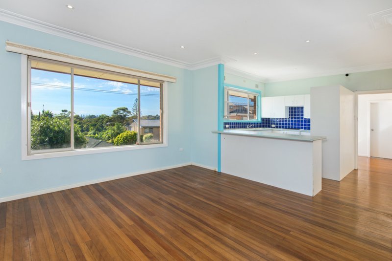 Photo - 1 Marsden Crescent, Port Macquarie NSW 2444 - Image 3