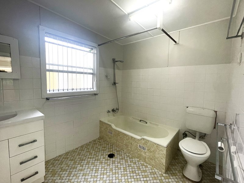 Photo - 1 Mathews Street, Norah Head NSW 2263 - Image 7