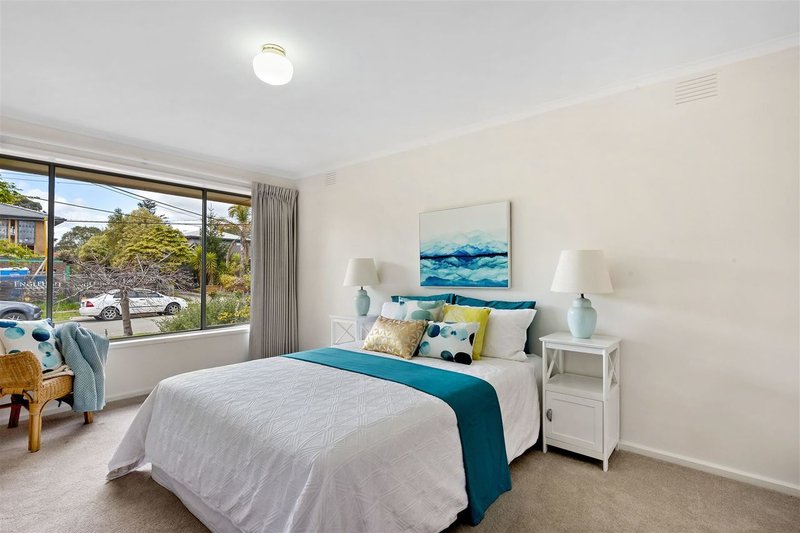 Photo - 1 Mavista Avenue, Glen Waverley VIC 3150 - Image 2