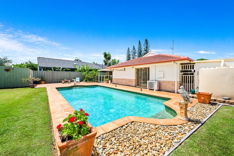 Photo - 1 Mayra Court, Mermaid Waters QLD 4218 - Image 5