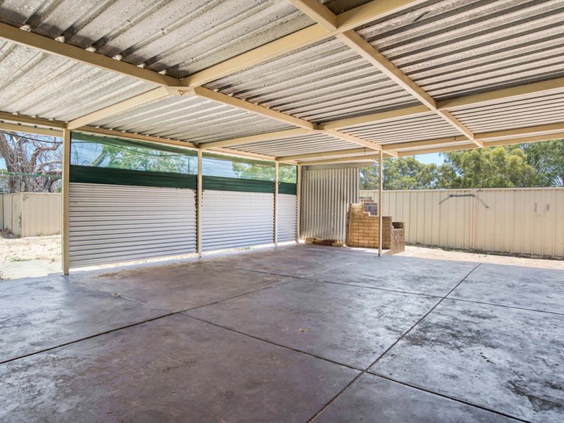 Photo - 1 Mcalister Place, Thornlie WA 6108 - Image 11