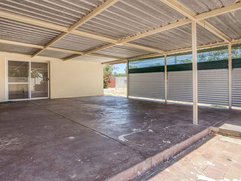 Photo - 1 Mcalister Place, Thornlie WA 6108 - Image 12
