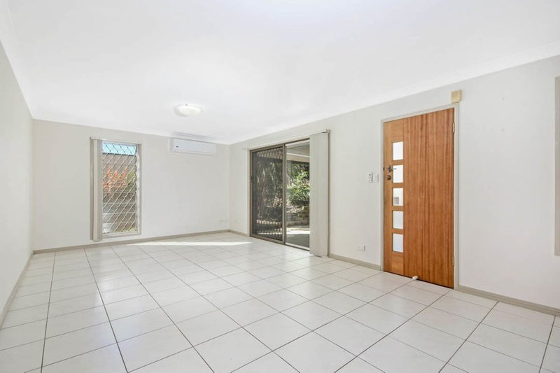 Photo - 1 Mccracken Street, Wishart QLD 4122 - Image 2