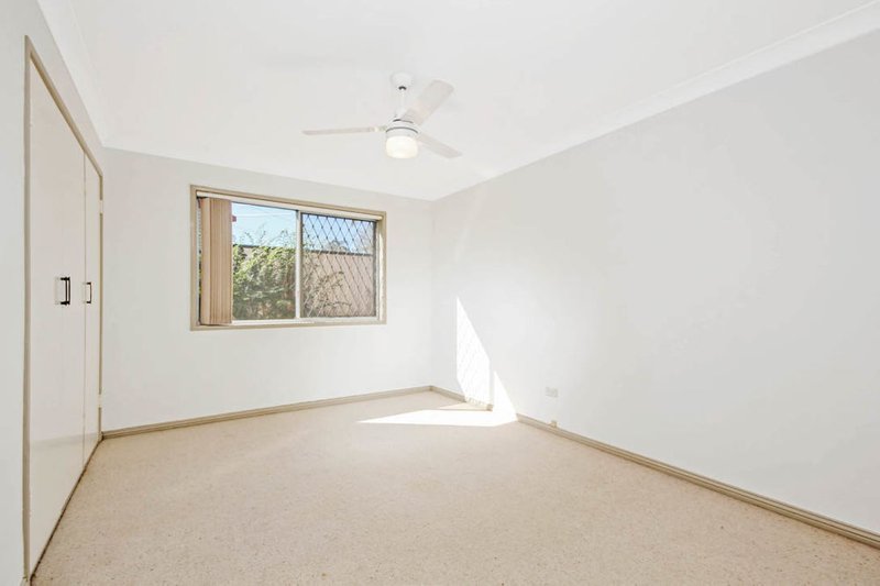 Photo - 1 Mccracken Street, Wishart QLD 4122 - Image 5