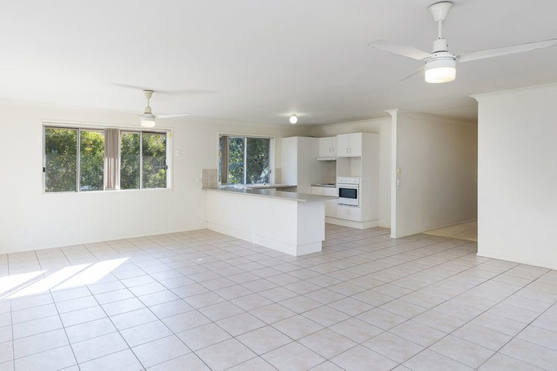 Photo - 1 Meadowvale Street, Oxenford QLD 4210 - Image 2