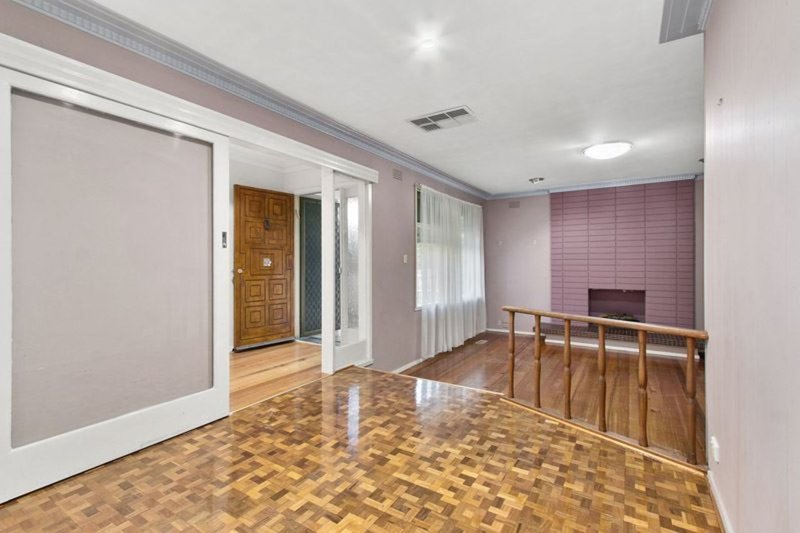 Photo - 1 Melanie Court, Mount Waverley VIC 3149 - Image 5