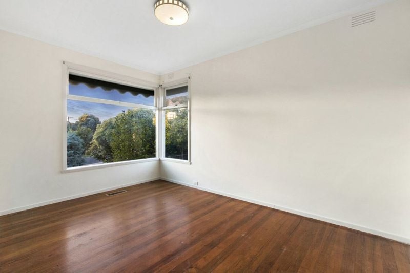 Photo - 1 Melanie Court, Mount Waverley VIC 3149 - Image 6