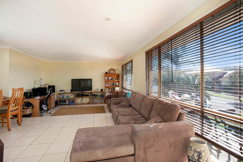 Photo - 1 Merimbula Close, Flinders NSW 2529 - Image 4