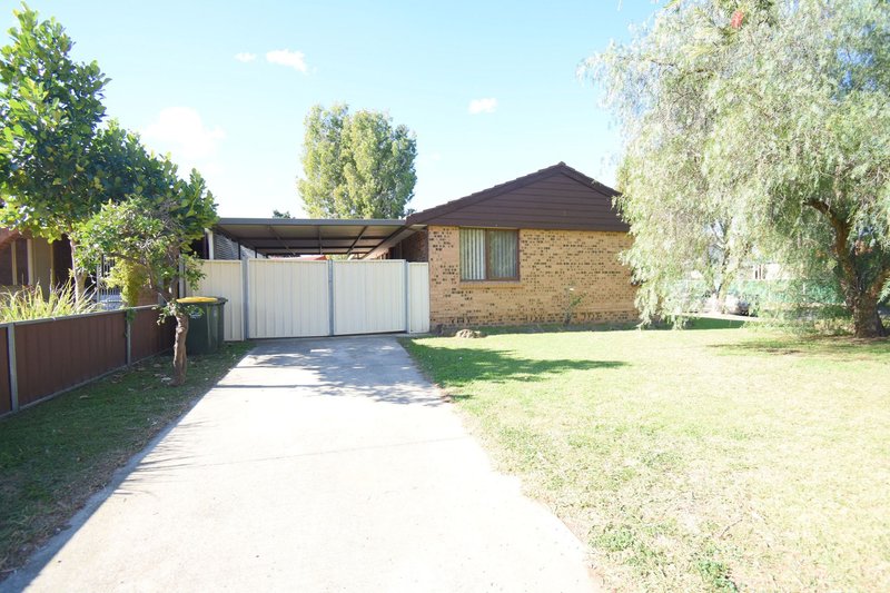 1 Merri Place, St Johns Park NSW 2176