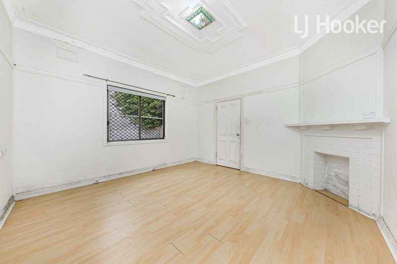 Photo - 1 Merrylands Rd , Merrylands NSW 2160 - Image 4