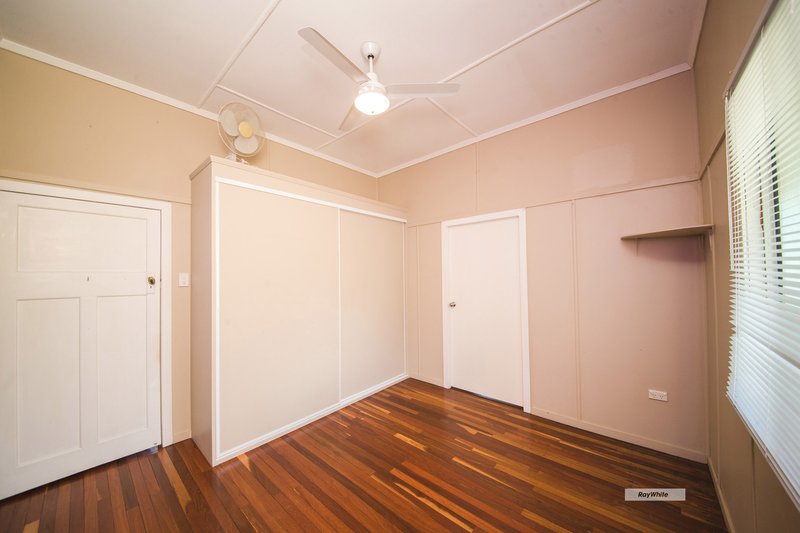 Photo - 1 Meter Street, The Range QLD 4700 - Image 10