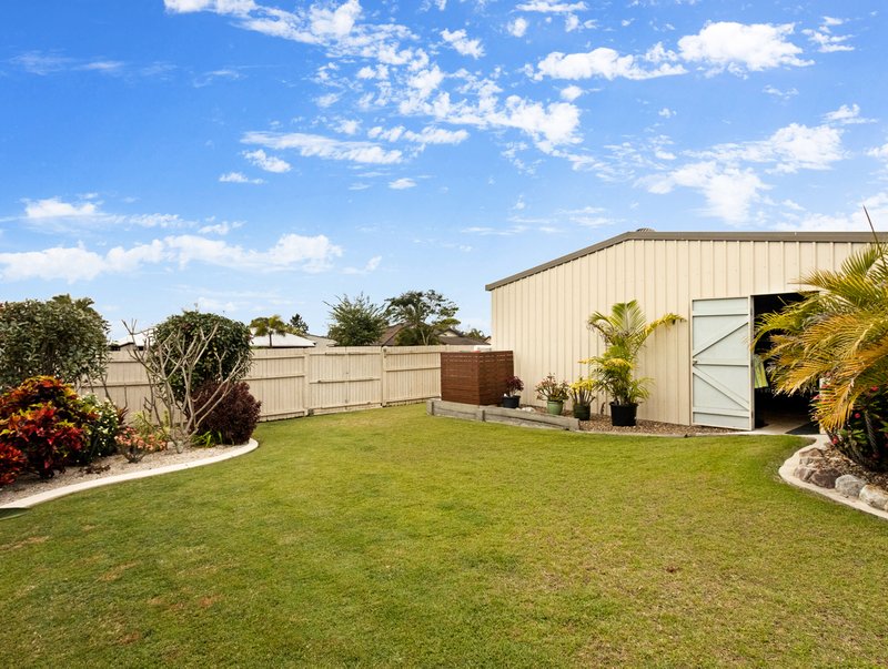 Photo - 1 Mia Court, Nikenbah QLD 4655 - Image 17