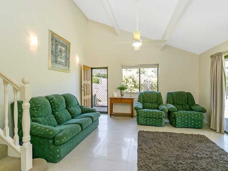 Photo - 1 Michelmore Road, Carrara QLD 4211 - Image 5