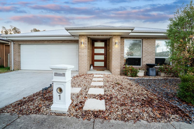 Photo - 1 Middleton Crescent, Wodonga VIC 3690 - Image 1