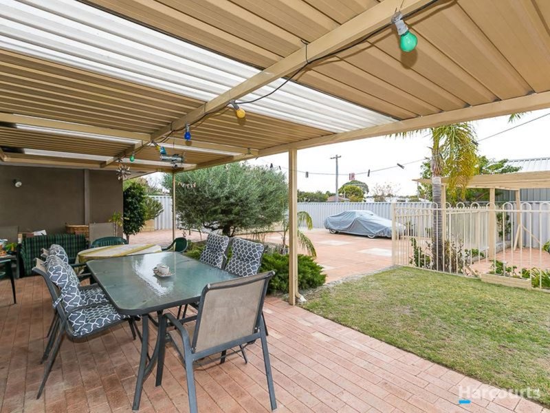 Photo - 1 Millbrook Grove, Beldon WA 6027 - Image 2