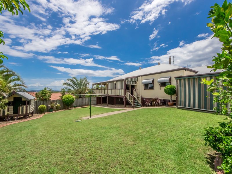 Photo - 1 Mitaro Rise, Pacific Pines QLD 4211 - Image 3