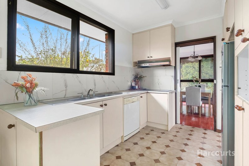 Photo - 1 Monaro Court, Vermont South VIC 3133 - Image 9