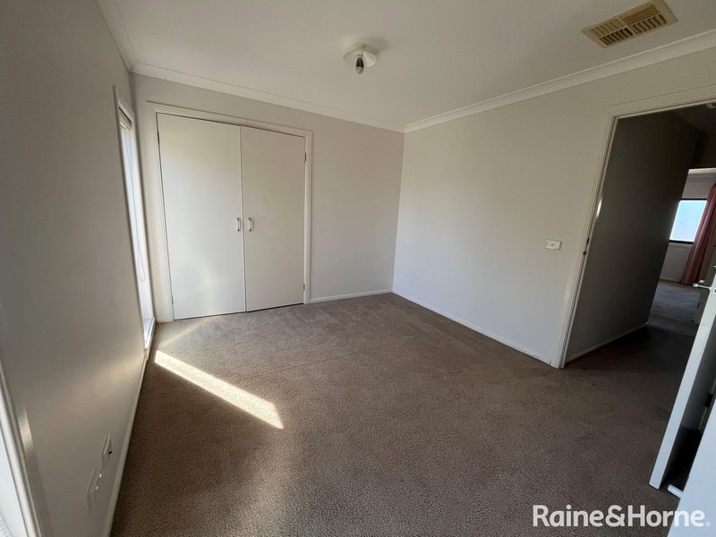 Photo - 1 Monckton Place, Caroline Springs VIC 3023 - Image 20