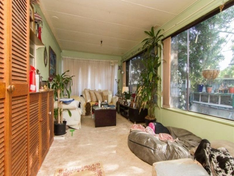 Photo - 1 Monterey Boulevard, Frankston North VIC 3200 - Image 5