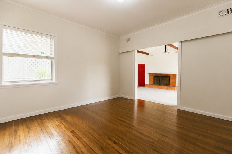 Photo - 1 Montgomery Crescent, Taree NSW 2430 - Image 3
