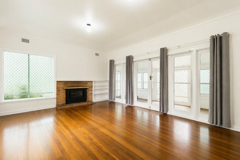 Photo - 1 Montgomery Crescent, Taree NSW 2430 - Image 4