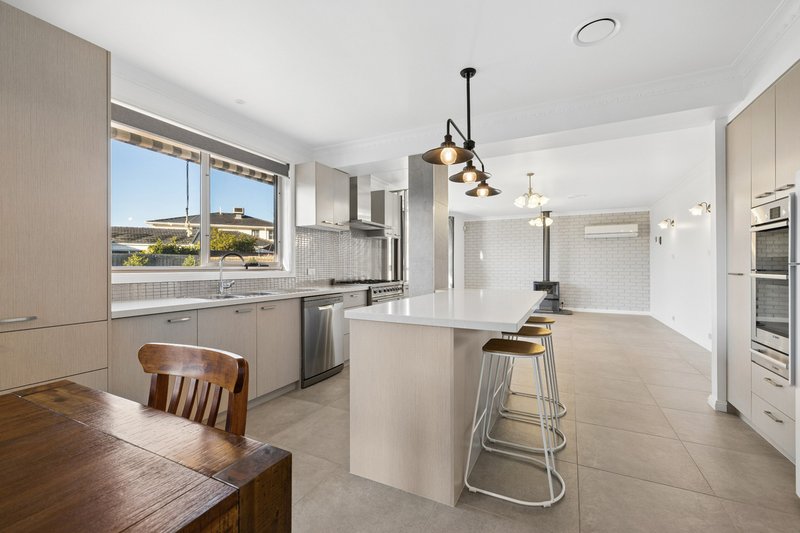 Photo - 1 Montpellier Drive, Werribee VIC 3030 - Image 6