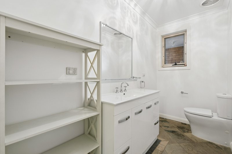 Photo - 1 Montpellier Drive, Werribee VIC 3030 - Image 16
