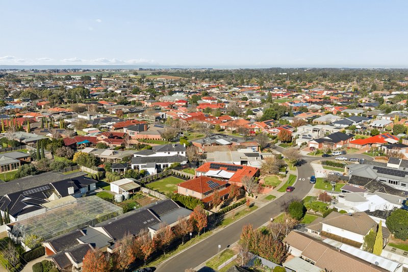 Photo - 1 Montpellier Drive, Werribee VIC 3030 - Image 23