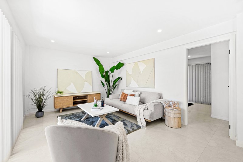 Photo - 1 Mount Close, Cranebrook NSW 2749 - Image 2