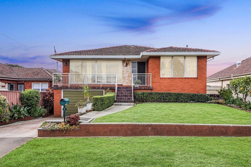 1 Moya Crescent, Kingsgrove NSW 2208