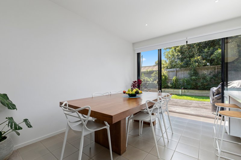 Photo - 1 Mulberry Avenue, Cheltenham VIC 3192 - Image 3