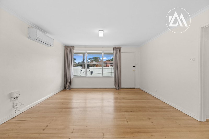 Photo - 1 Mulberry Crescent, Frankston North VIC 3200 - Image 2