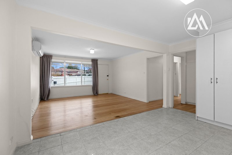 Photo - 1 Mulberry Crescent, Frankston North VIC 3200 - Image 5