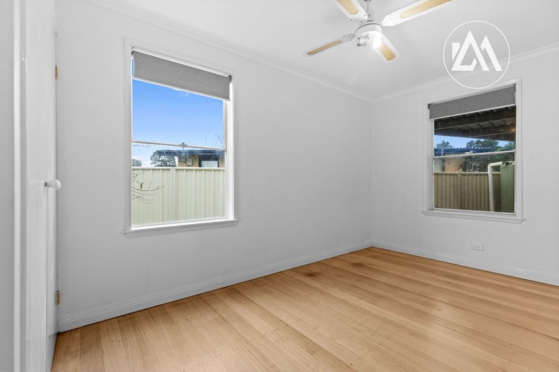Photo - 1 Mulberry Crescent, Frankston North VIC 3200 - Image 6
