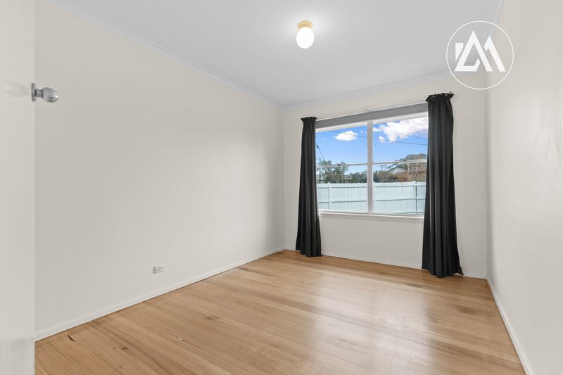 Photo - 1 Mulberry Crescent, Frankston North VIC 3200 - Image 7