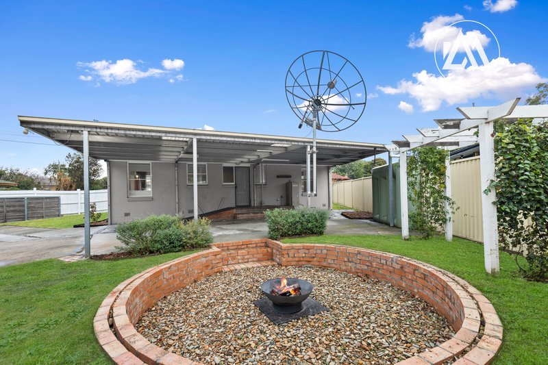 Photo - 1 Mulberry Crescent, Frankston North VIC 3200 - Image 11