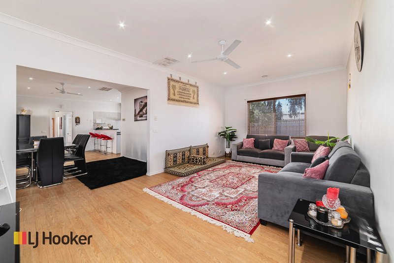 Photo - 1 Mulberry Pass, Craigieburn VIC 3064 - Image 6