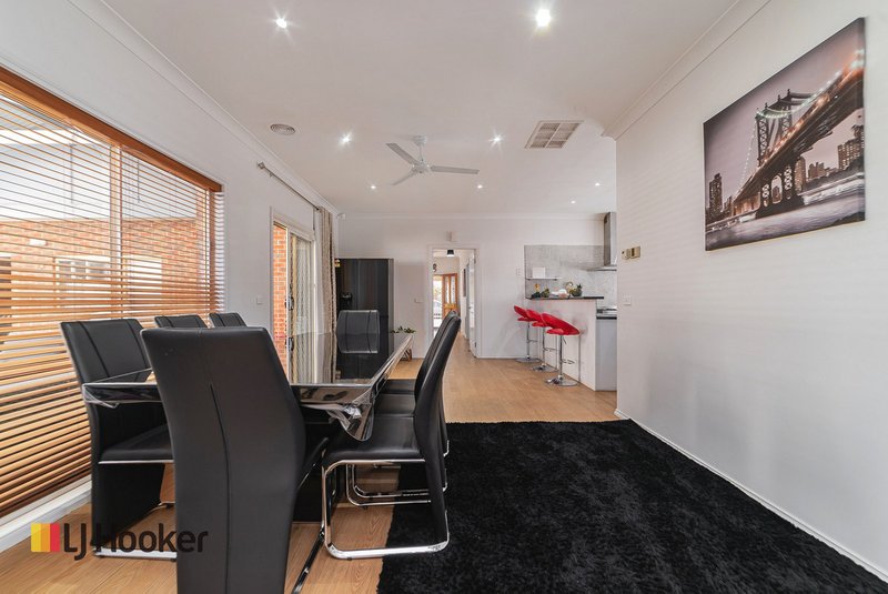 Photo - 1 Mulberry Pass, Craigieburn VIC 3064 - Image 7