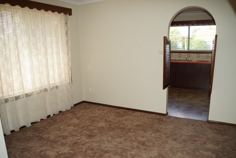 Photo - 1 Mumford Crescent, Dubbo NSW 2830 - Image 4